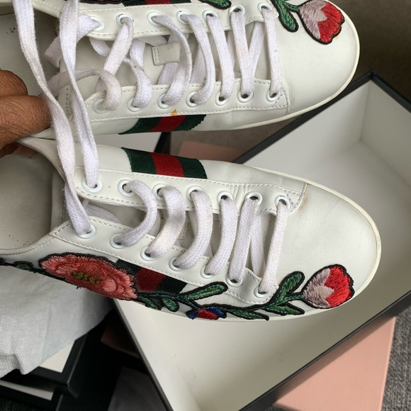 Gucci ladies sneakees 37.5 - Picture 4 of 7